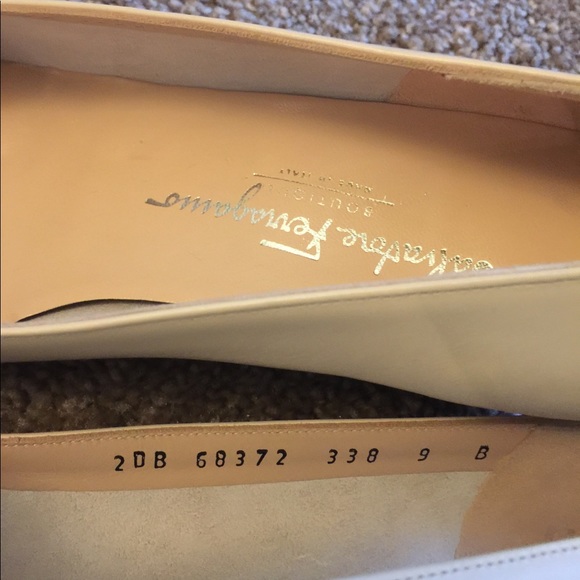 Women’s Salvatore Ferragamo shoes size 9 - Picture 6 of 7